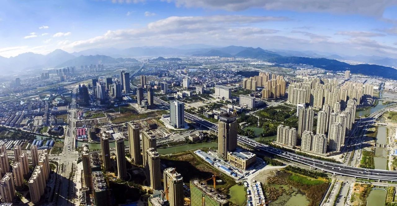 今晚浙江公共新聞頻道播出:婁紹光書記做客《黨建好聲音&middot;書記訪談錄》節(jié)目,暢談&ldquo;科教新區(qū)、山水甌海&rdquo;!